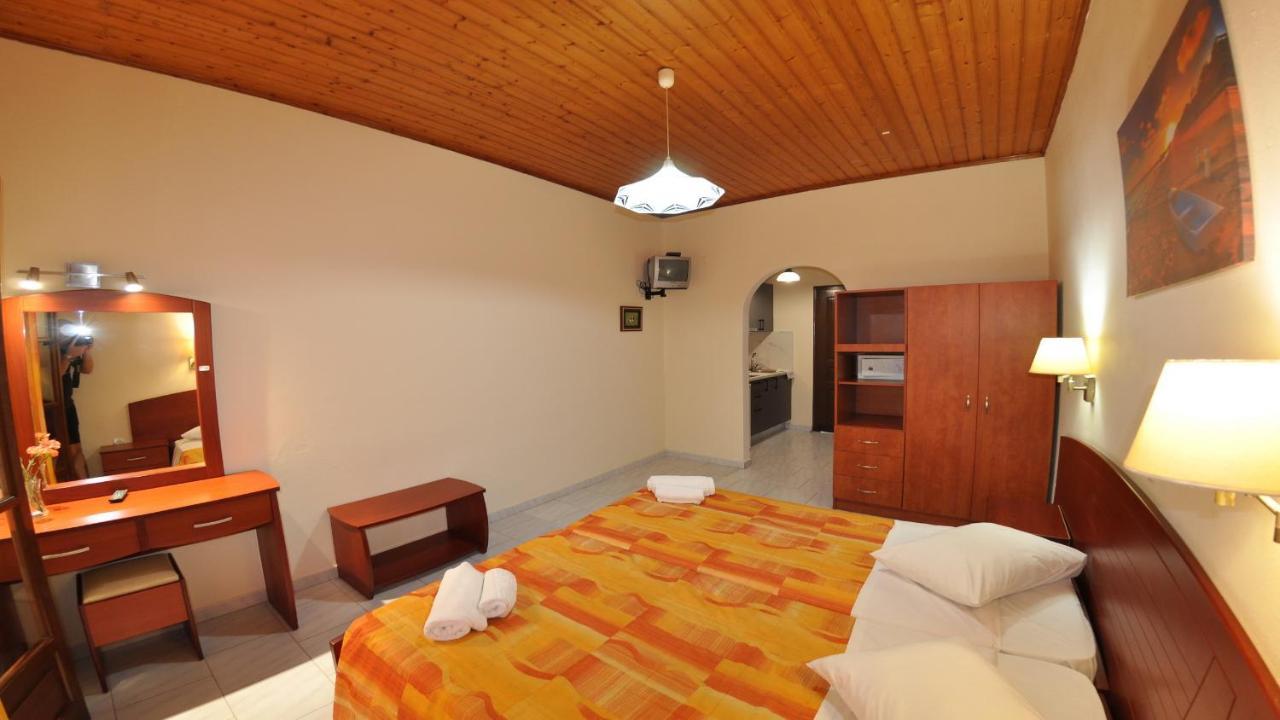 Villa Katerina Apartments Liapades Esterno foto