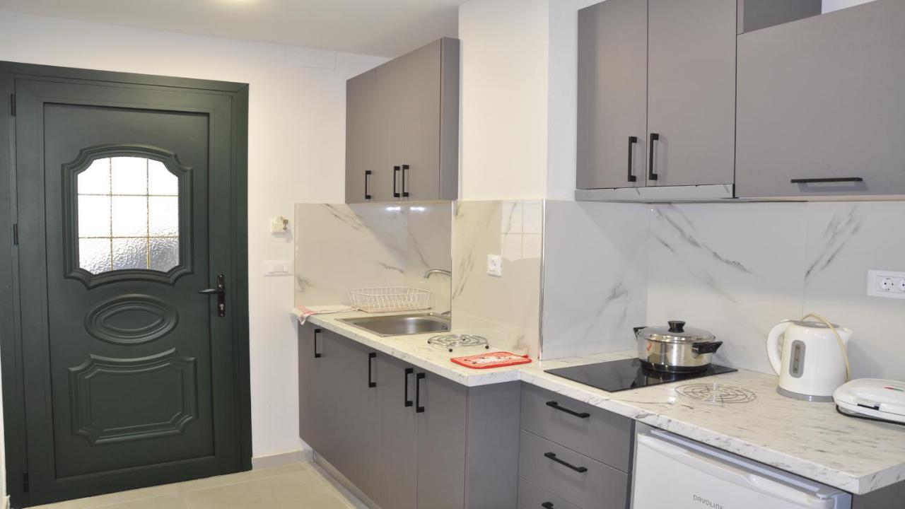 Villa Katerina Apartments Liapades Esterno foto