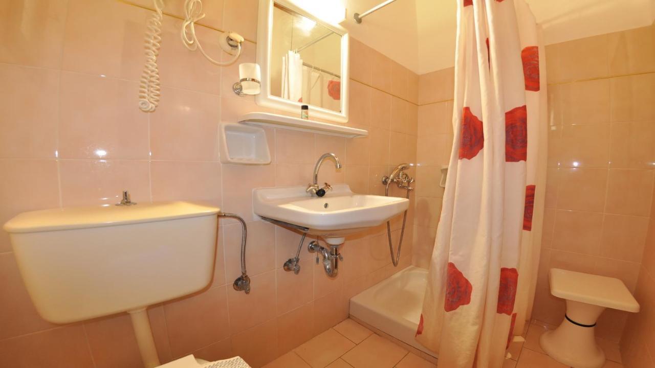 Villa Katerina Apartments Liapades Esterno foto