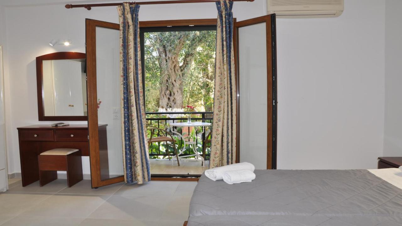 Villa Katerina Apartments Liapades Esterno foto